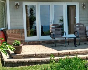 Serene Waterfront Apartment on Kent Island - Stevensville - Patio