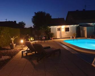 Holiday apartment Mayen for 1 - 2 persons with 1 bedroom - Holiday apartment - Mayen - Pool