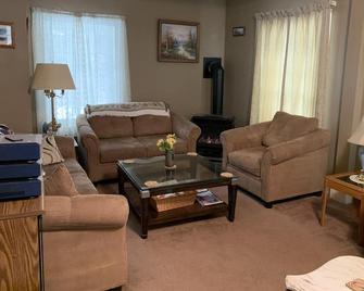 Lake George Ny - Family & Pet Friendly Vacation Home - Diamond Point - Sala de estar
