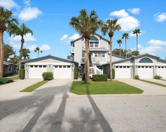 Spacious 2BR Siesta Key condo with private beach access - Siesta Key - Building
