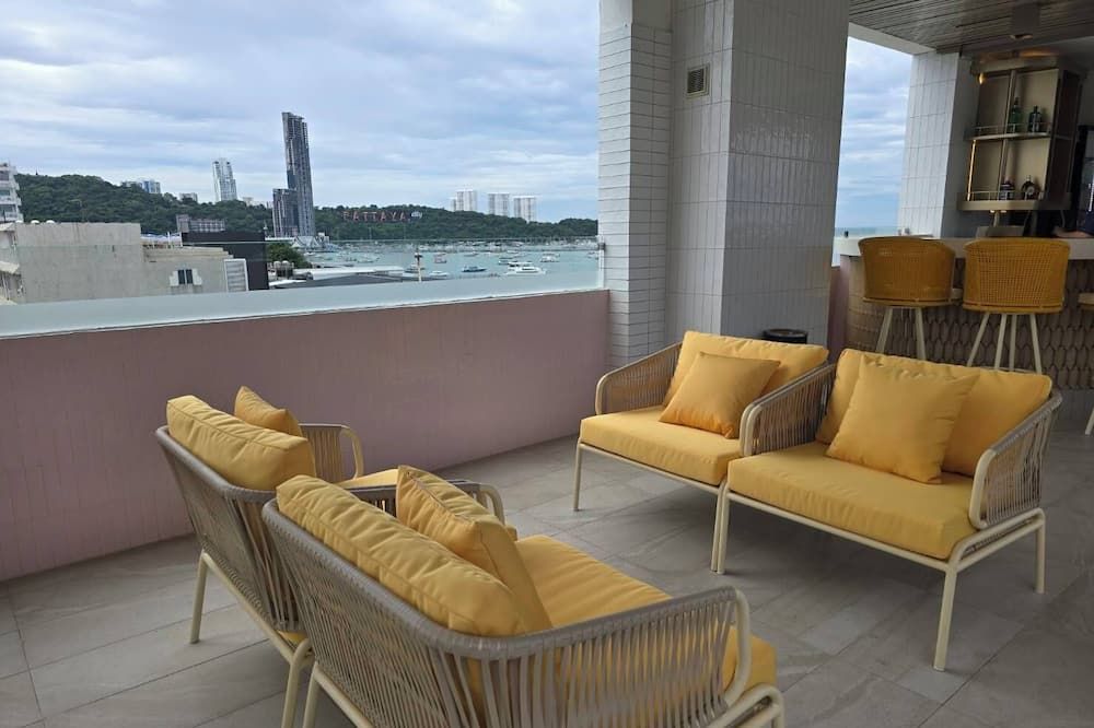 Cloudotel Walking Street