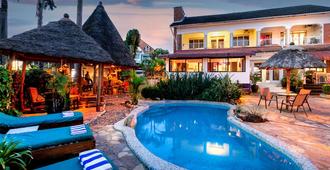 2 Friends Beach Hotel - Entebbe - Basen