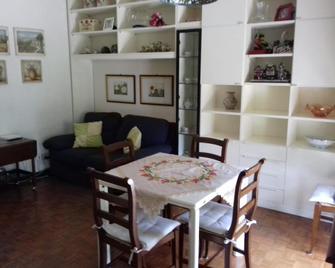 Casa Meriva - Napoli - Sala pranzo