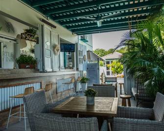 Turtle Bay Inn - Lajas - Patio