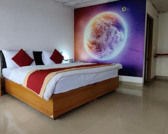 Cosmo Cottages - Kanatal - Bedroom