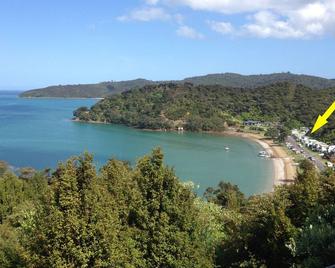 Beachfront Bliss - Safe Swimming-Boat Ramp-Weber Bbq. 6.5kms Coromandel Township - Coromandel