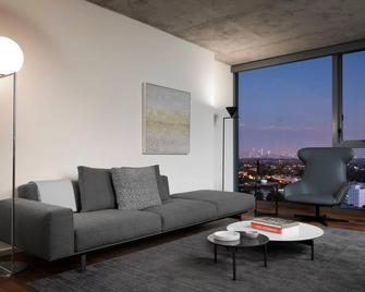 Aka Residences Private Balcony Suite W/ Wifi & Stunning Downtown L.A. Views - West Hollywood - Living room