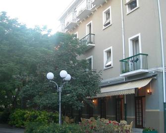 Hotel Milano - Grado - Building