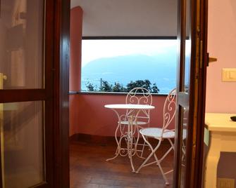 Foresteria Villa Simona - Colico - Balcony
