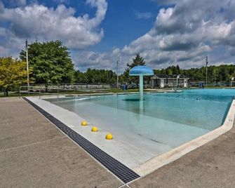 Spring and summer are right around the corner! - Pocono Pines - Piscina