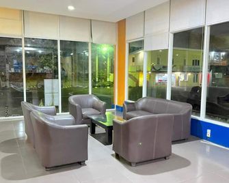 Pondok Jatim Park Hotel & Cafe - Batu - Lobby