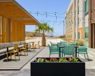 Home2 Suites by Hilton Del Rio - Del Rio - Innenhof