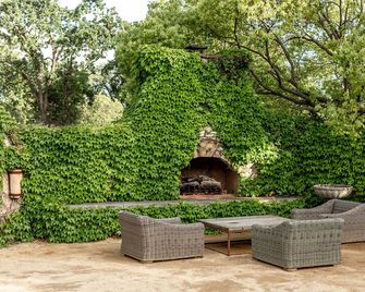 Seven Branches Venue And Inn - Sonoma - Innenhof