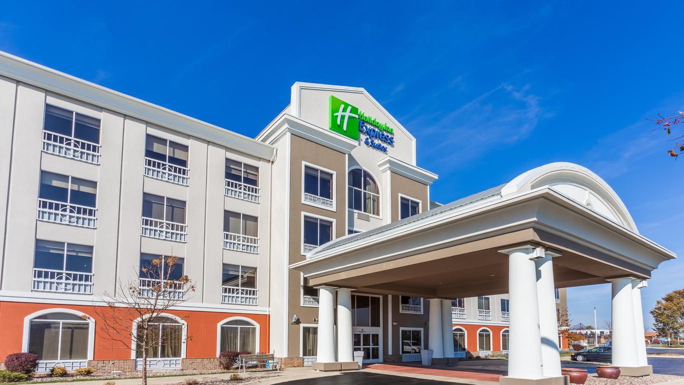 Holiday Inn Express & Suites Rockford-Loves Park