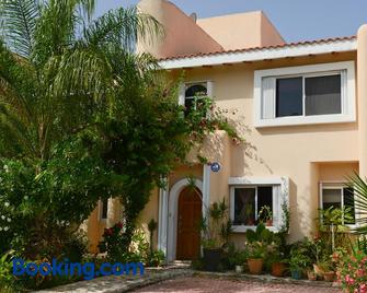B&B Mom's House - Puerto Aventuras - Gebäude
