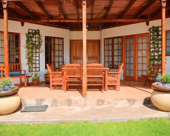 Aan de Bergen - סוולנדאם - פטיו