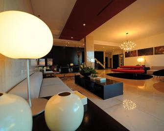 Quinta Mirabela - Design Hotel - Funchal