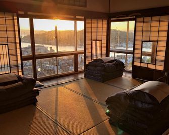 Onomichi Guest House Miharashi-tei - Onomichi - Sala de estar