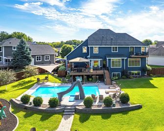 The Luxe Reserve - Elk River - Pool