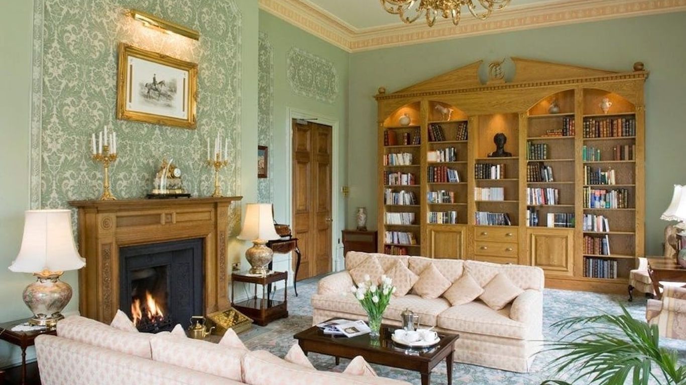 Tre-Ysgawen Hall & Spa