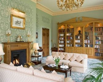 Tre-Ysgawen Hall & Spa - Llangefni - Lounge
