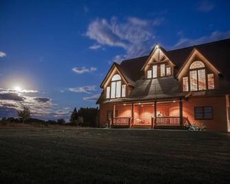 Second Wind Country Inn - Ashland - Edificio