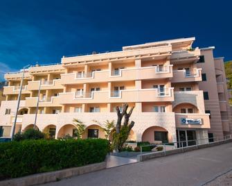 Hotel WGrand - Petrovac - Edificio
