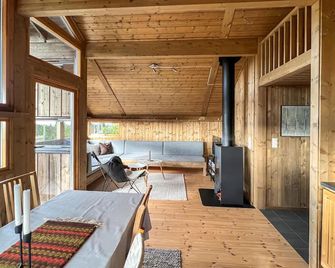 3 Bedroom Gorgeous Home in Sjusjoeen - Sjusjøen - Dining room