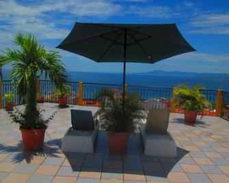 هوستل فالاريتا سويتس - بورتو فولارتا - شرفة