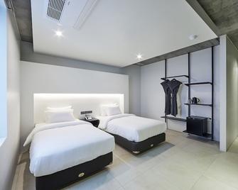 Hotel Intro - Busan - Bedroom