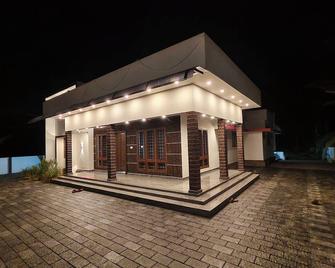 Avian Oasis Homestay - Thattakād - Gebäude