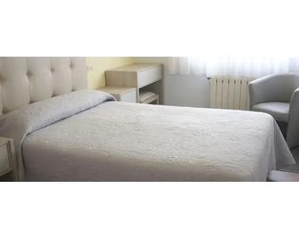Hotel Vila - Viveiro - Bedroom