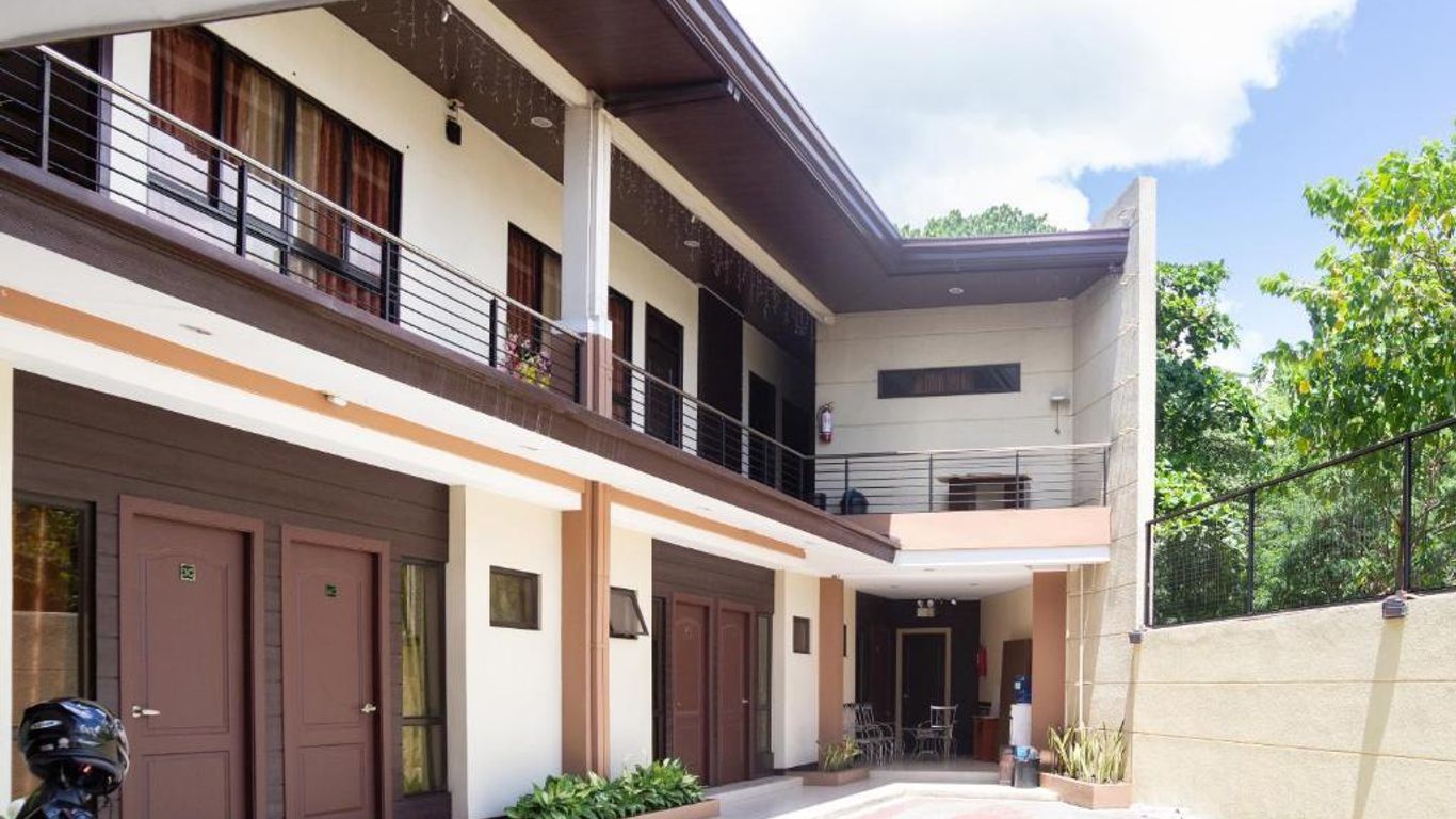 OYO 153 Espacio De Clarita Hometel