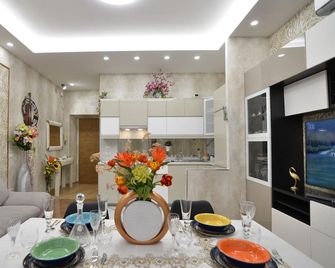 Caserta Deluxe Bis - Caserta - Jídelna