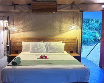 Serenity Sands Island Glamping - Île Mana