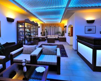 Boutique Hotel Old Town - מוסטר - טרקלין