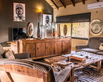 Thaba Khaya Lodge - Brits - Huiskamer
