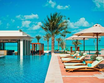 The St. Regis Saadiyat Island Resort, Abu Dhabi - Abu Dabi - Alberca