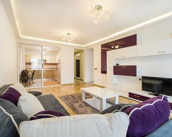 Relax Apartment Coresi Mall - Braşov - Sala de estar