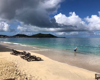 Luxurious studio in the heart of Grand Case, 20 meters from the beach, studio 3 - Marigot - Παραλία