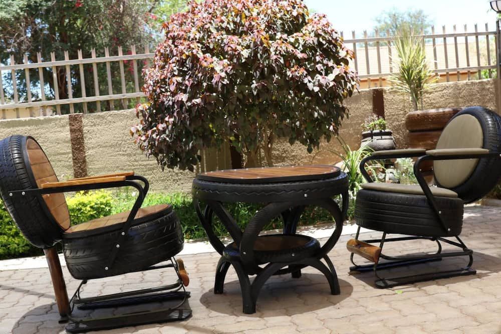 Marico Guest House - Francistown - Innenhof