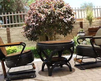 Marico Guest House - Francistown - Innenhof