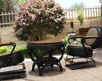Marico Guest House - Francistown - Innenhof