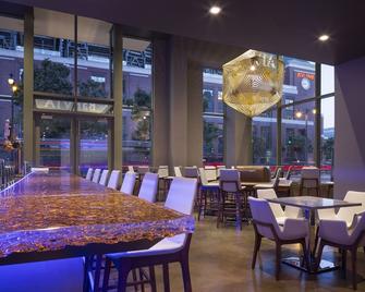 هوتل في أي أيه - سان فرانسسكو - مطعم