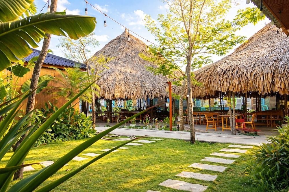Melaka Ho Tram - Beachside Bungalows - Xuyen Moc - Binnenhof