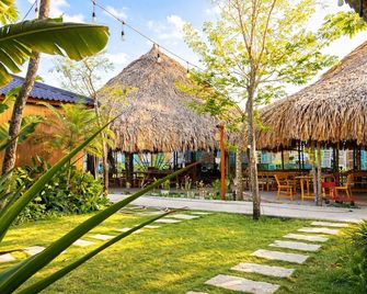 Melaka Ho Tram - Beachside Bungalows - Xuyen Moc - Patio