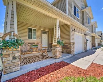 Inviting Cheyenne Townhome about 4 Mi to Downtown - Cheyenne - Edificio