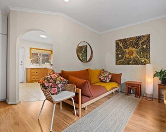 Courtyard 2 Bed Apartment Mile End - Mile End - Sala de estar