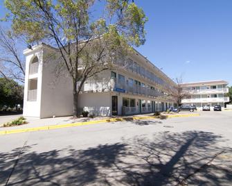 Motel 6 Minneapolis North - Roseville - Roseville - Building