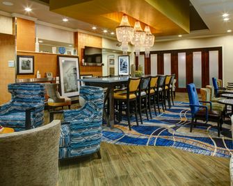 Hampton Inn & Suites Columbus - Columbus - Lobby